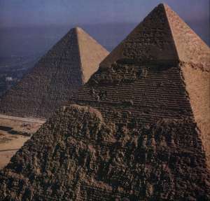 tn_pyramide.jpg